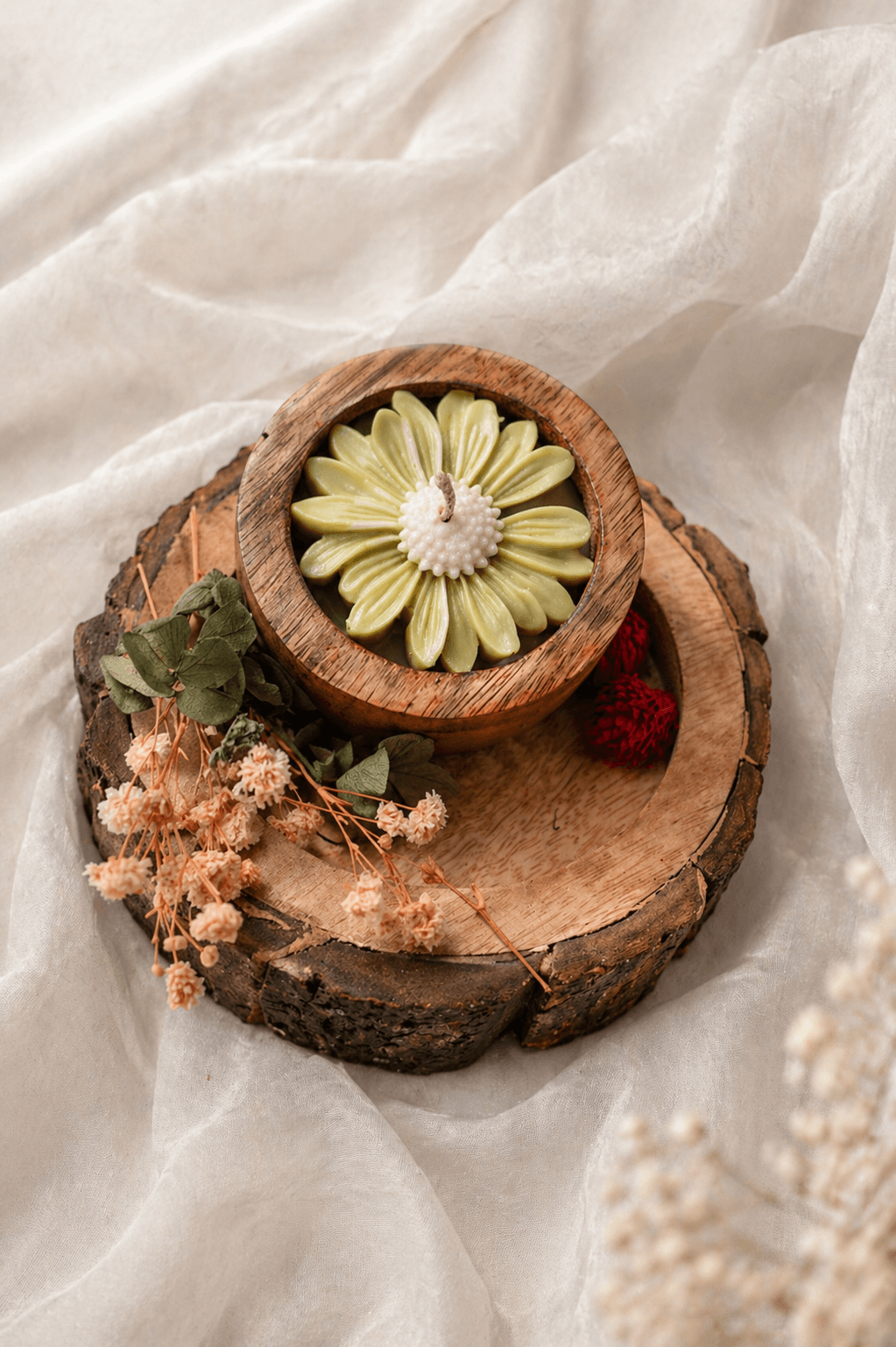 Daisy Bloom Candle